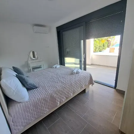 Leptirić Appartamento Vir