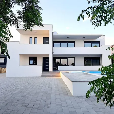 Leptirić Vir