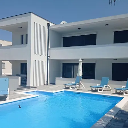 Leptiric Apartment *