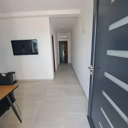 Leptiric Apartment *